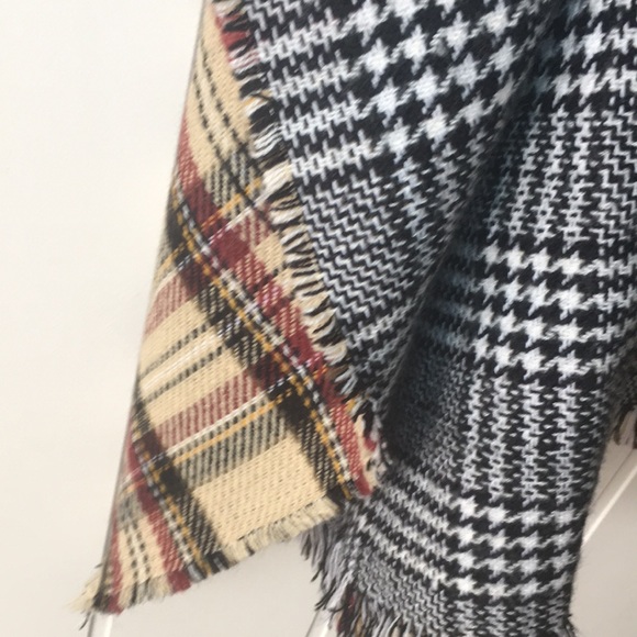 Reversible Ladies shawl - Picture 6 of 10